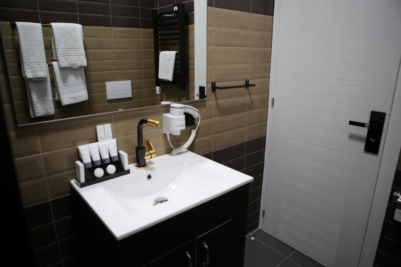 Dark Boutique Hotel Shkoze Dış mekan fotoğraf