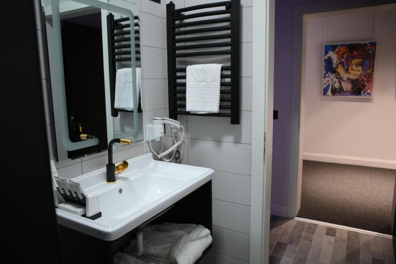 Dark Boutique Hotel Shkoze Dış mekan fotoğraf