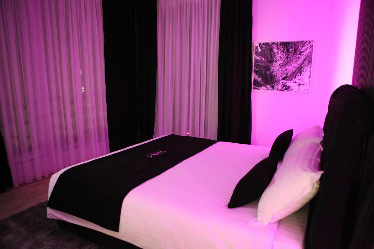 Dark Boutique Hotel Shkoze Dış mekan fotoğraf