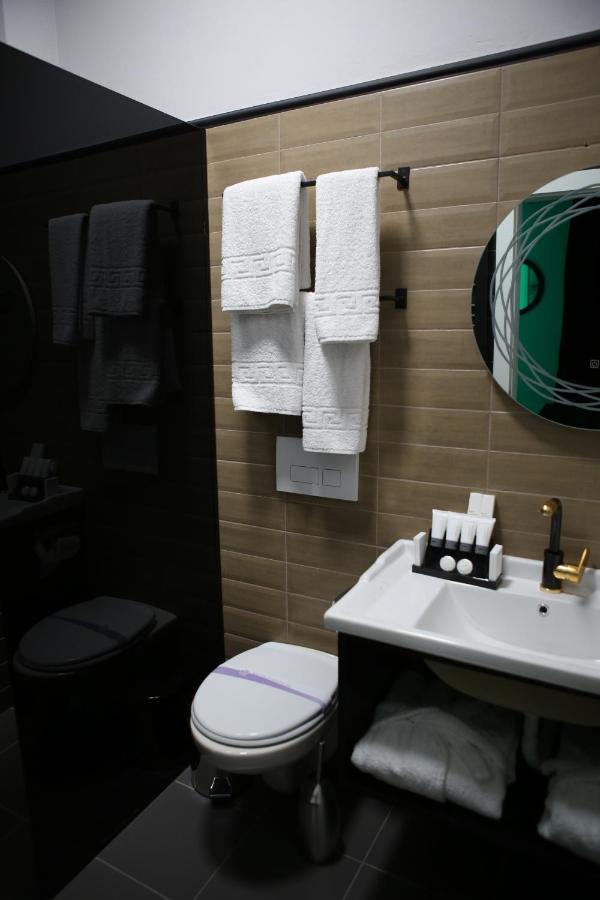 Dark Boutique Hotel Shkoze Dış mekan fotoğraf