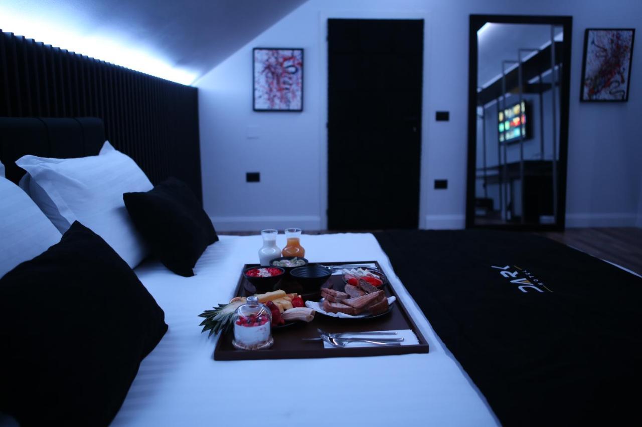 Dark Boutique Hotel Shkoze Dış mekan fotoğraf