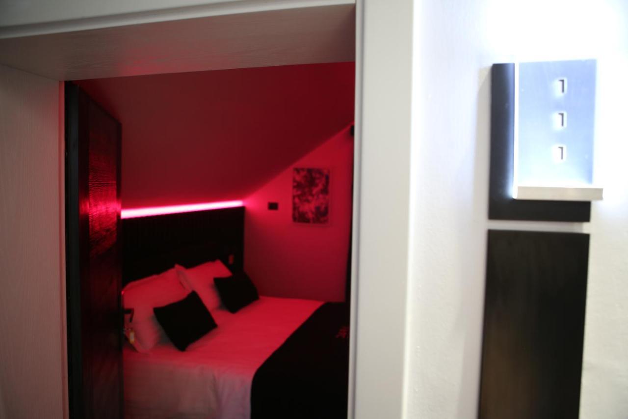 Dark Boutique Hotel Shkoze Dış mekan fotoğraf